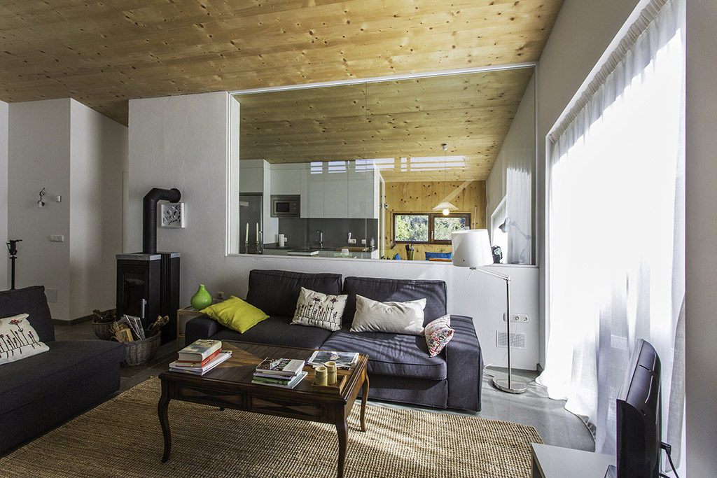 passivhouse builders Spain Casa Entreencinas living room